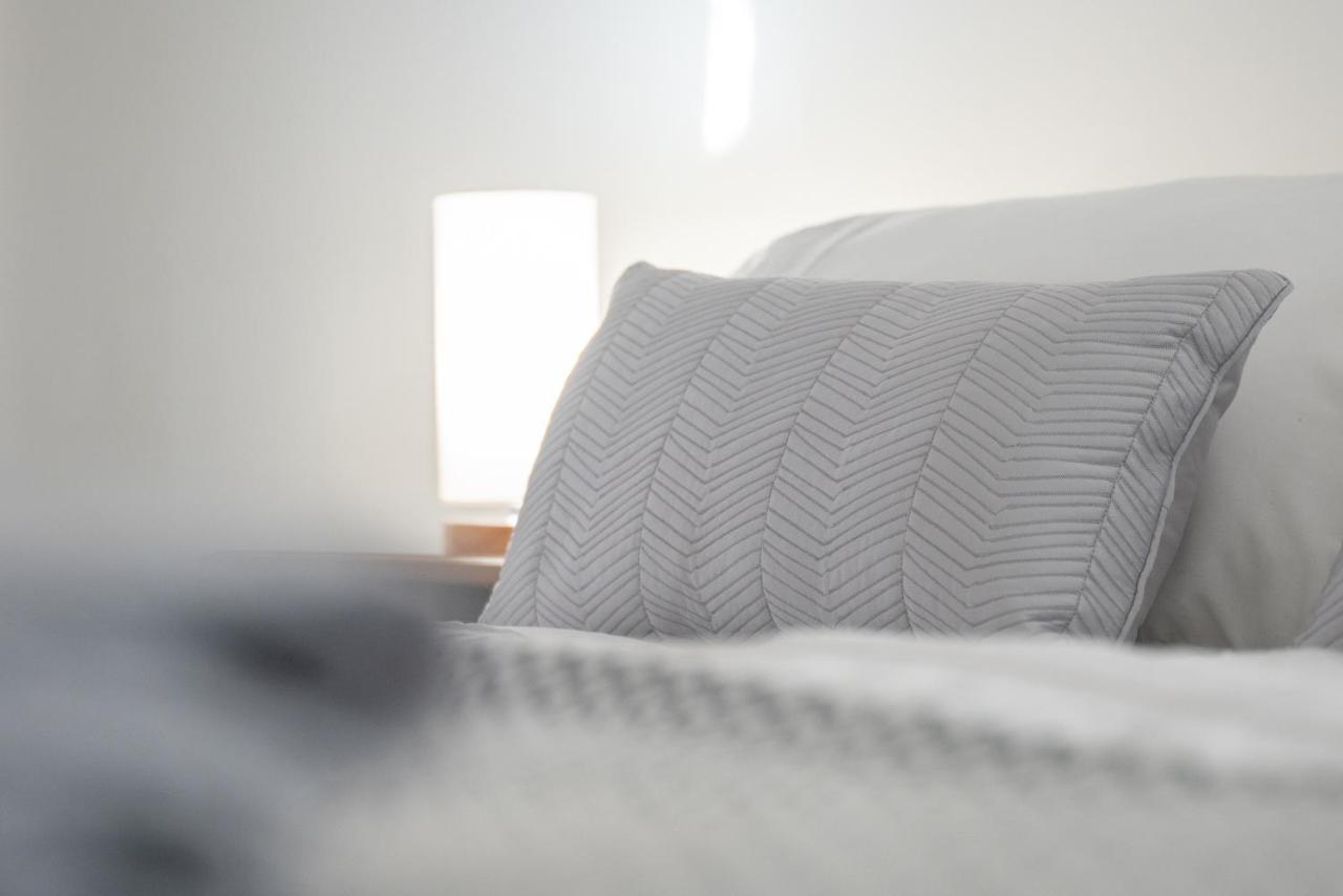Dwellcome Home Ltd 2 King Beds West End Apt, Half Mile To Union Street Yet Quiet, Free Allocated Parking Space At Rear Entrance & Fast Wifi, Ideal For Long Term Contractor, Corporate, Etc Stays, Regular Housekeeping Option - See Our Site For Assuranc Aberdeen Exterior foto